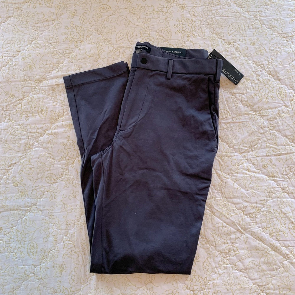 Men’s 33x32 Slim Fit Banana Republic Grey Pants